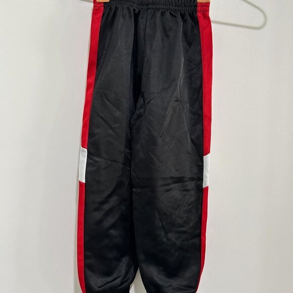 5 for $10 Boy's athletic pant Size 2T - Picture 2 of 3